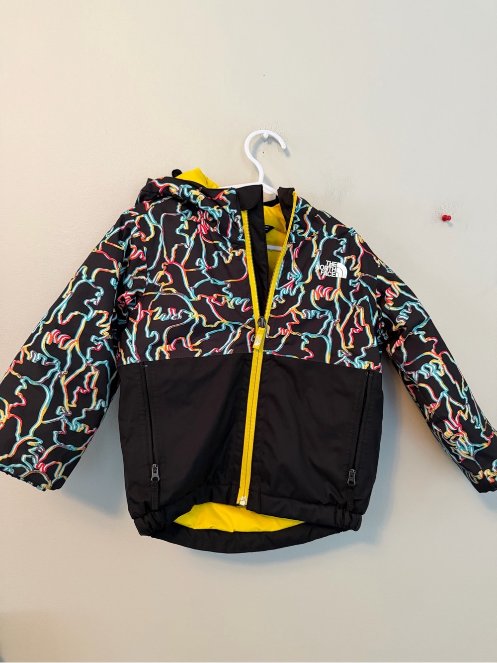 The North Face Snowquest Insulated Ski Jacket Black Animal Camo Print